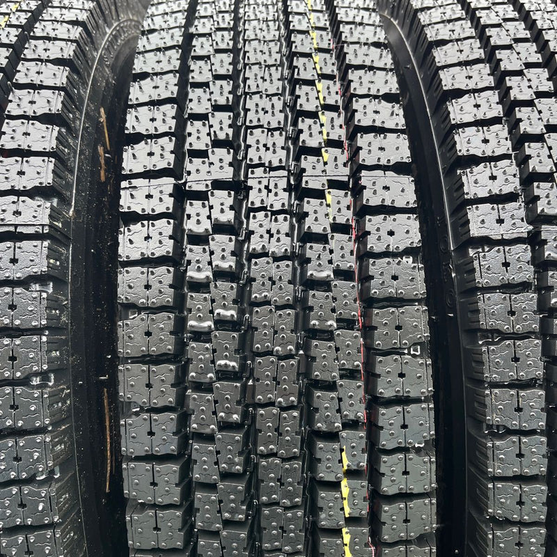 225/80R17.5 再生中古スタッドレス　ほぼ新品M929 4本セット：40,000円