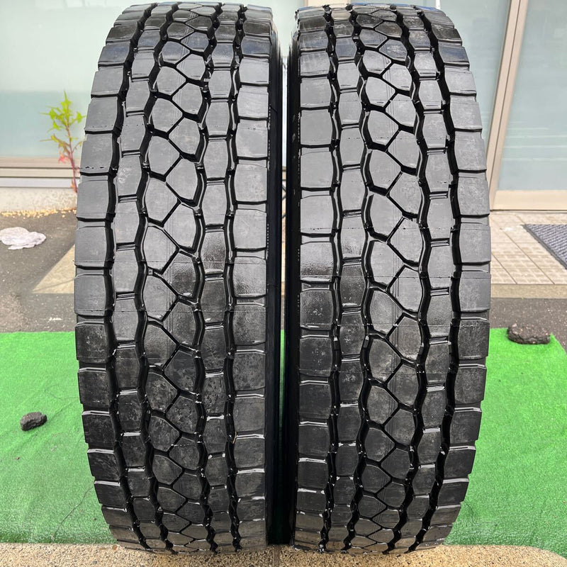 275/80R22.5 再生ミックスほぼ新品　激安美品　2本セット：35,000円