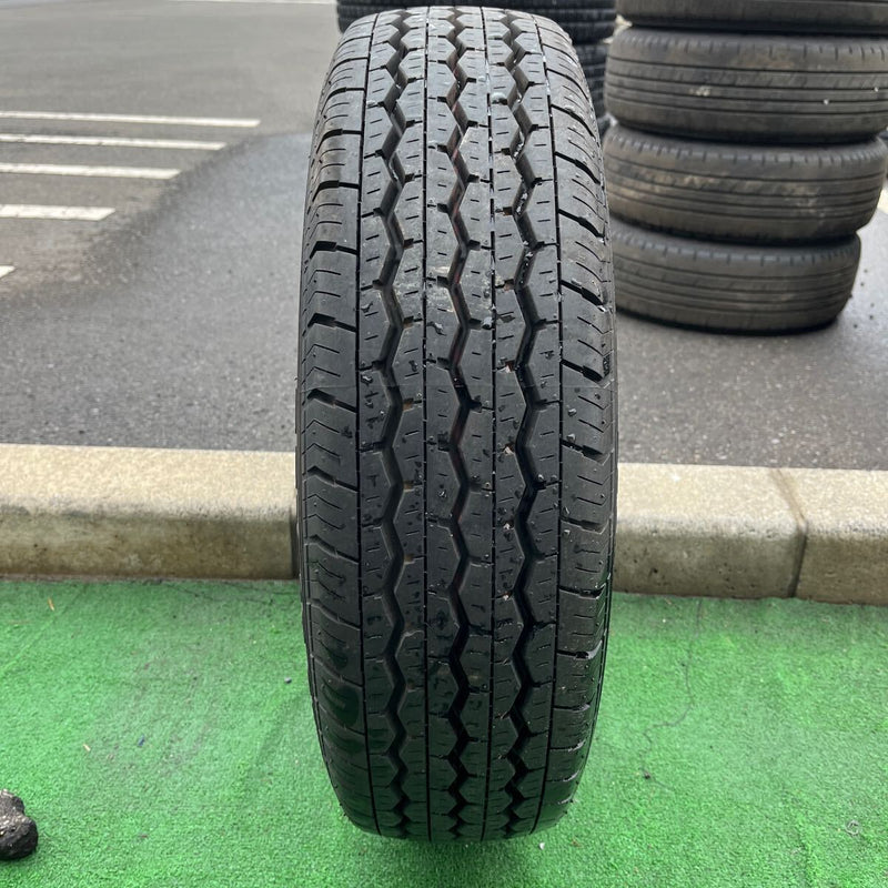 195/70R15, 106/104L BRIDGESTONE, 激安美品　　1本セット：4,500円