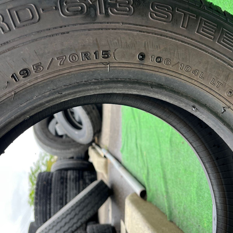 195/70R15, 106/104L BRIDGESTONE, 激安美品　　1本セット：4,500円