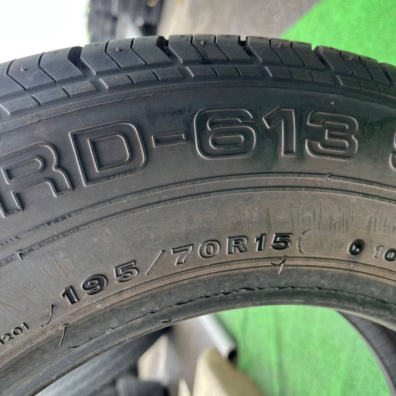 195/70R15, 106/104L BRIDGESTONE, 激安美品　　1本セット：4,500円