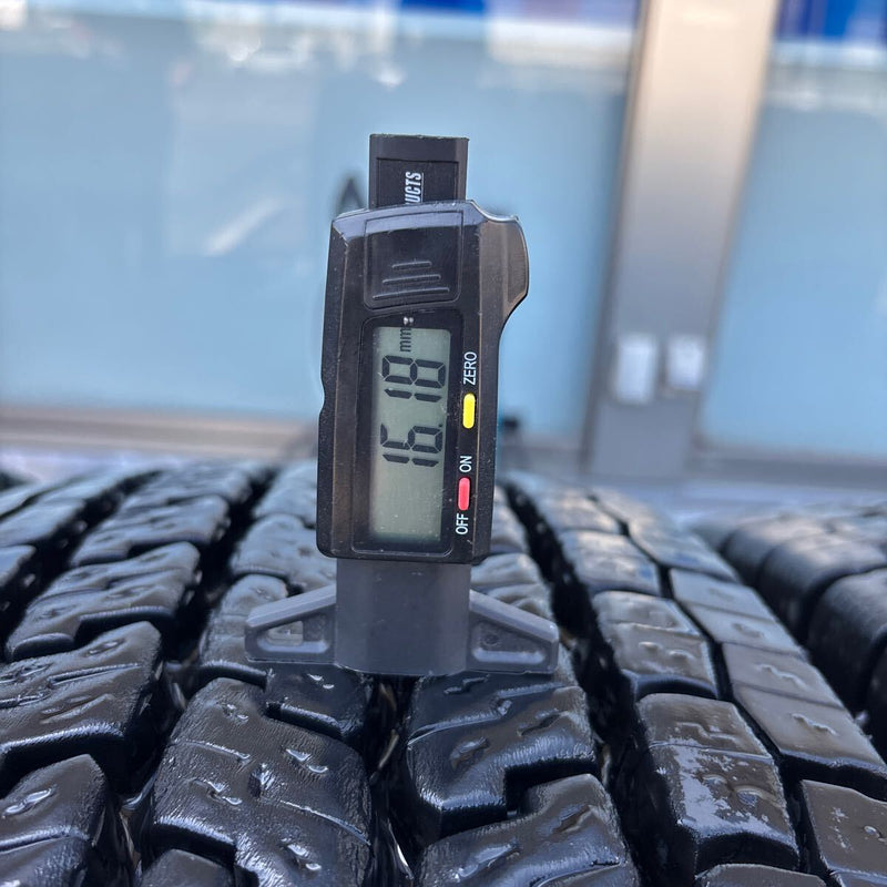 11R22.5 YOKOHAMA 902ZE 再生スタッドレス　8本セット：125000円