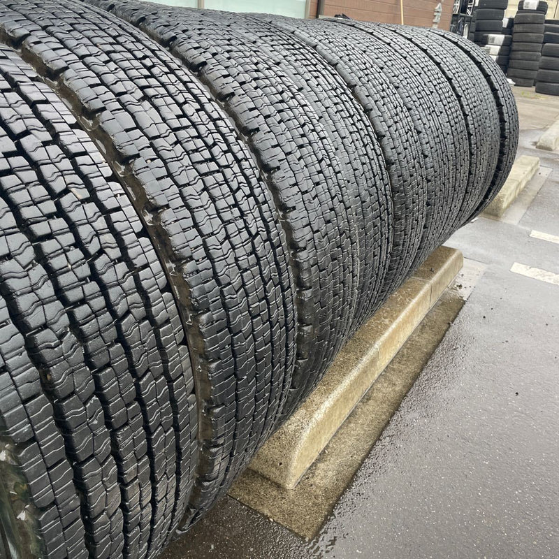 11R22.5 ,ダンロップ　地山　激安美品　10本セット：220000円