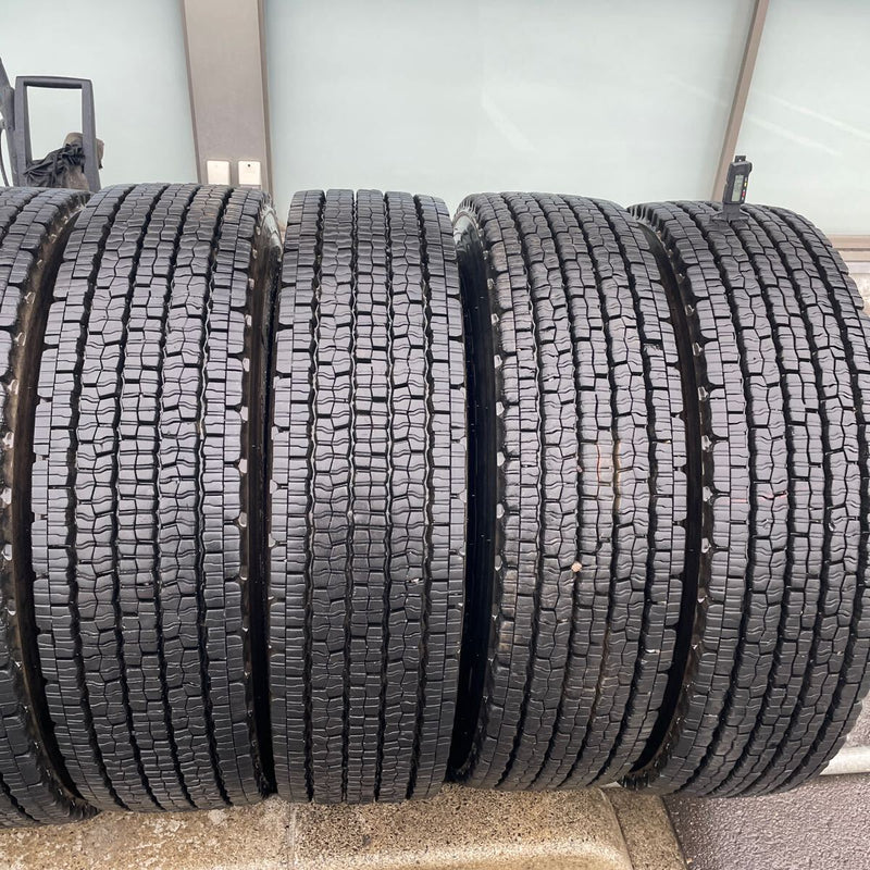 11R22.5 ,ダンロップ　地山　激安美品　10本セット：220000円