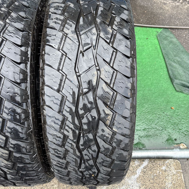 235/60R18. TOYO　激安美品　2023年　4本セット:28000円