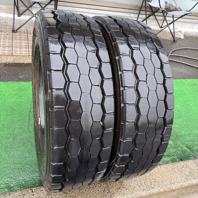 245/70R19.5. DUNLOP. SP638 2024年 2本セット：38000円 | 桜国際貿易