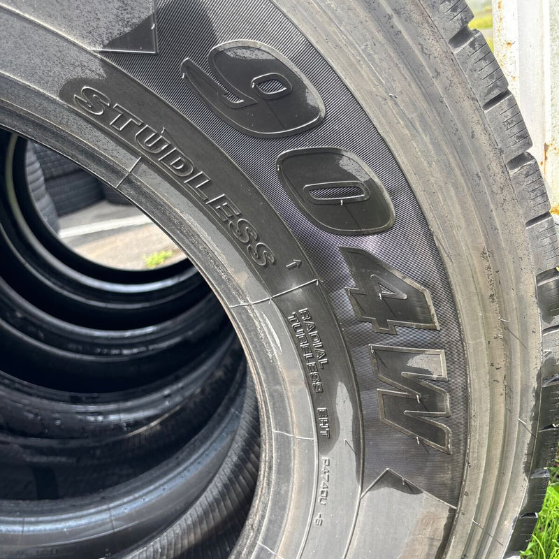 11R22.5 ヨコハマ 905W 904W 中古冬タイヤ 10本セット:140000円