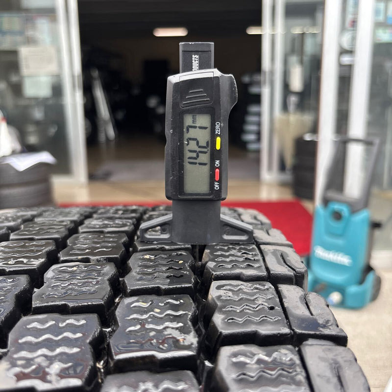 11R22.5 ブリヂストン W910 再生冬タイヤ 6本セット:86000円