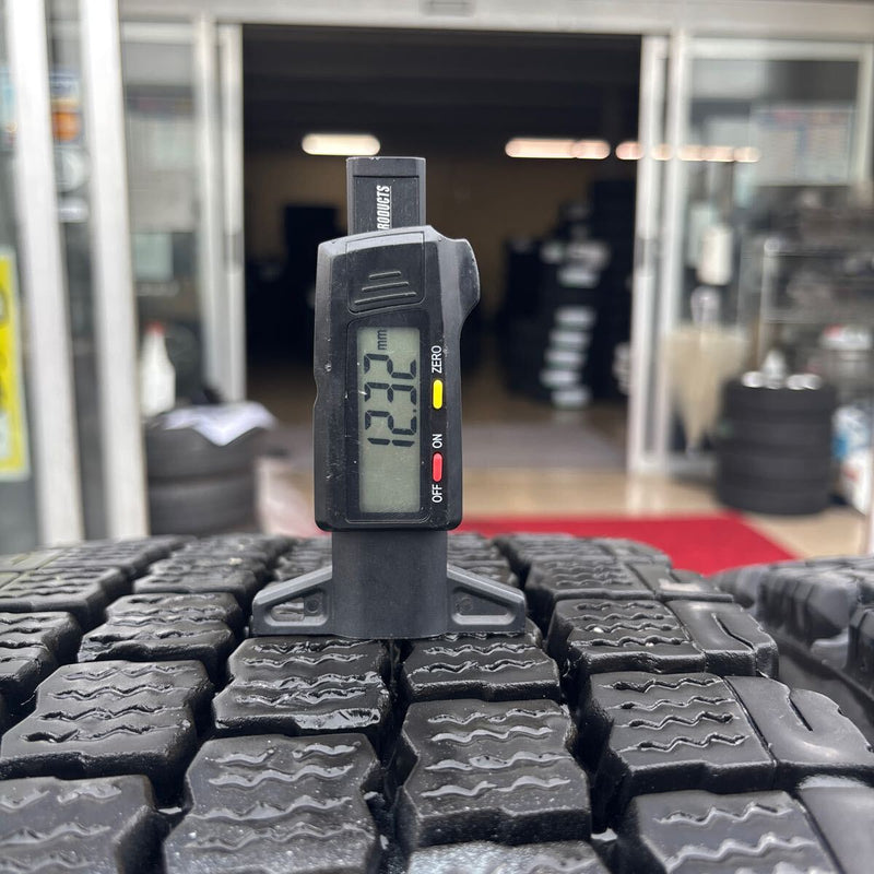 11R22.5 ブリヂストン W910 再生冬タイヤ 4本セット:57000円