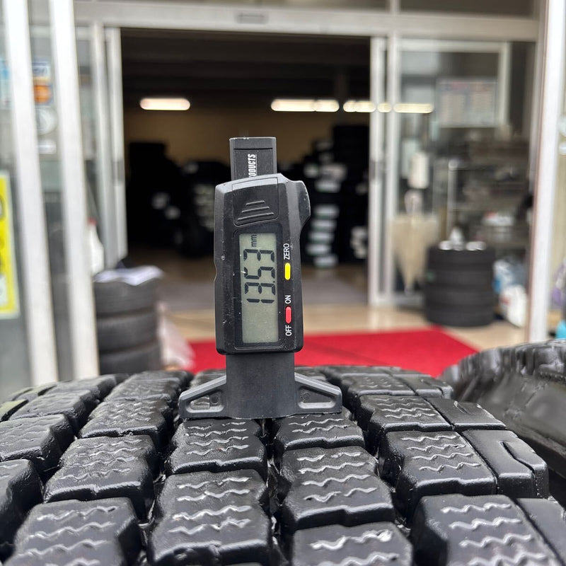 11R22.5 ブリヂストン W911 再生冬タイヤ 4本セット:57000円