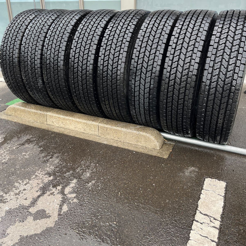 11R22.5 16PR 再生中古スタッドレス　902ZE激安美品　９分山　8本セット：135,000円
