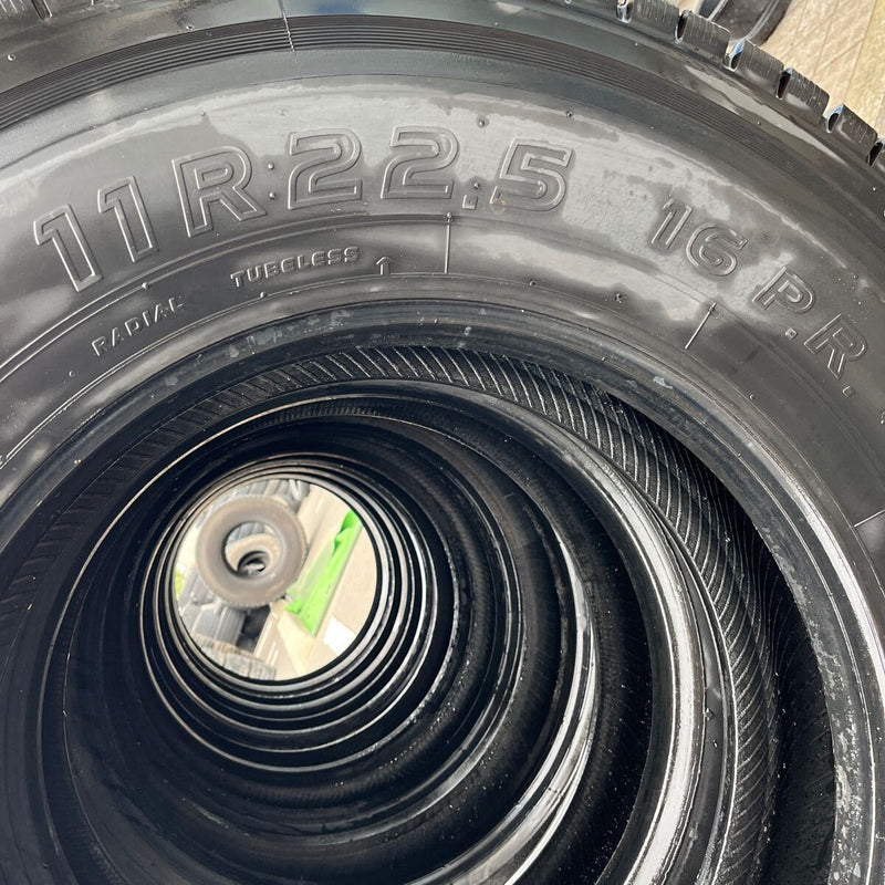 11R22.5 16PR 再生中古スタッドレス　902ZE激安美品　９分山　8本セット：135,000円