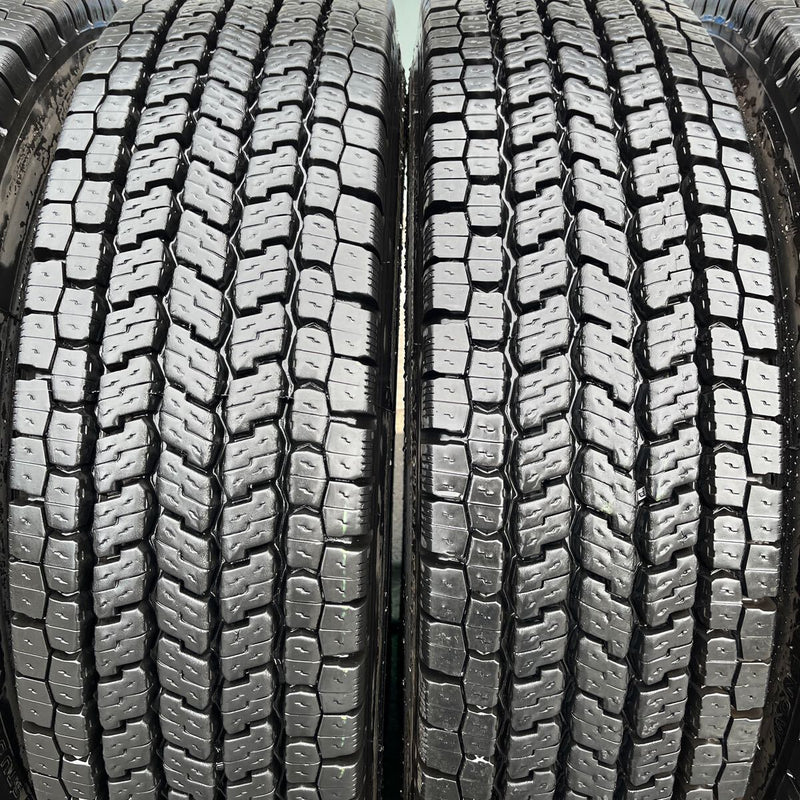 11R22.5 16PR 再生中古スタッドレス　902ZE激安美品　９分山　8本セット：135,000円