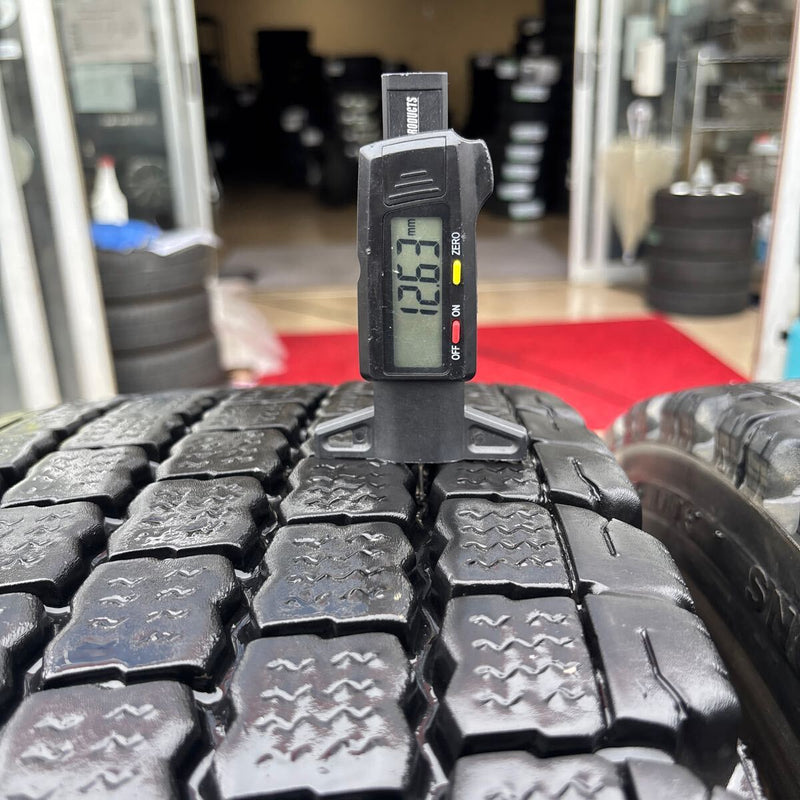 11R22.5 ブリヂストン W910 再生冬タイヤ 2本セット:25500円