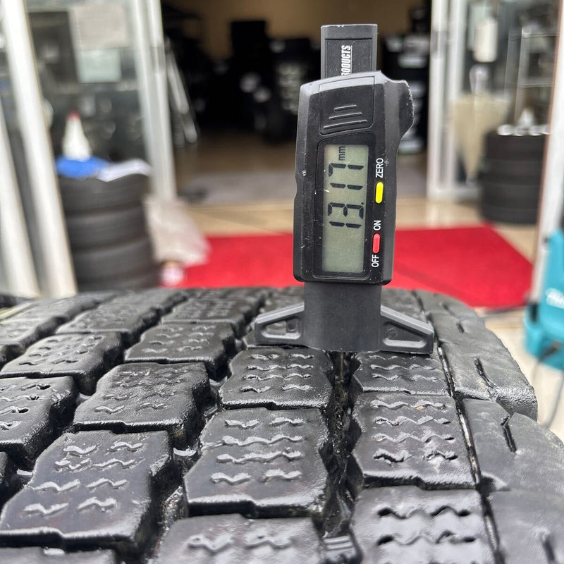 11R22.5 ブリヂストン W910 再生冬タイヤ 2本セット:25500円