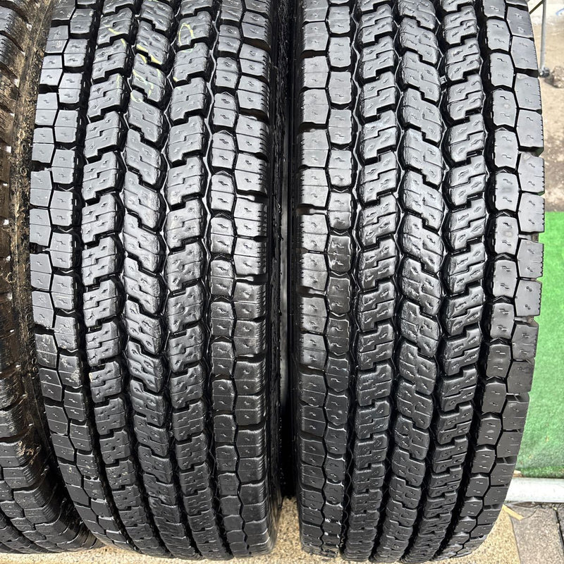 11R22.5 16PR 中古再生スタッドレス　902ZE 2019年　激安美品　　6本セット：99000円