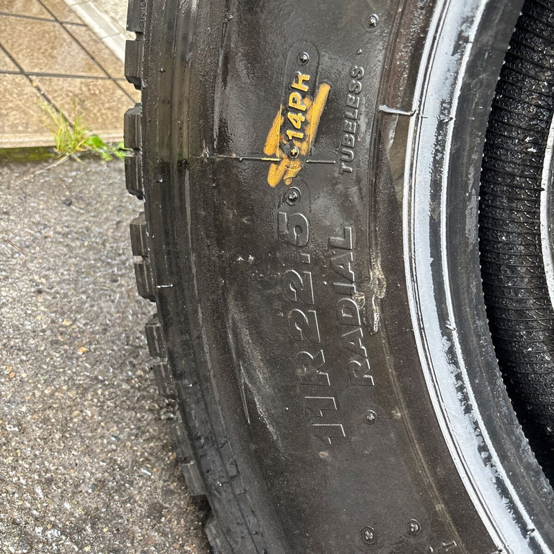 11R22.5 ブリヂストン W900 再生冬タイヤ 8本セット:104000円
