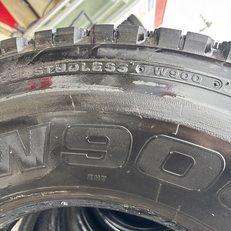 11R22.5 ブリヂストン W900 再生冬タイヤ 8本セット:104000円