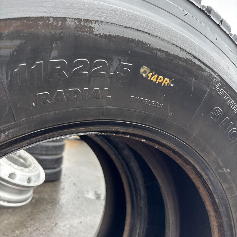 11R22.5 ブリヂストン W900 再生冬タイヤ 2本セット:25000円