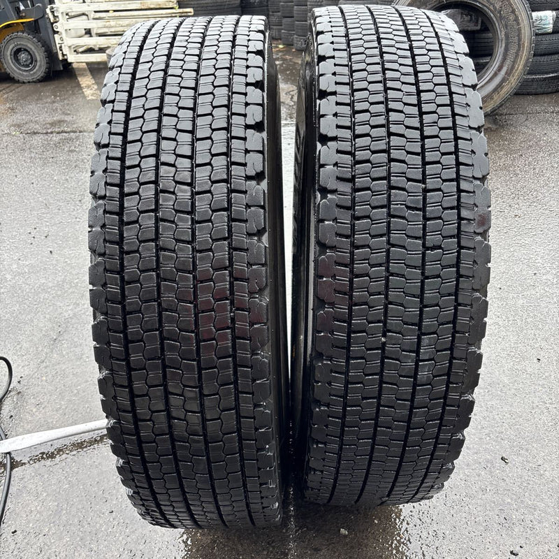 11R22.5 ブリヂストン W900 再生冬タイヤ 2本セット:27000円