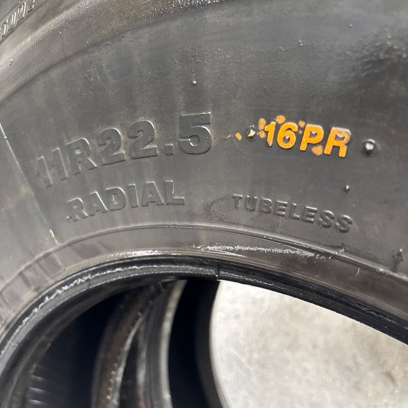 11R22.5 ブリヂストン W900 再生冬タイヤ 2本セット:27000円