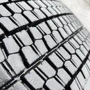 11R22.5 ブリヂストン W900 再生冬タイヤ 2本セット:27000円(名)