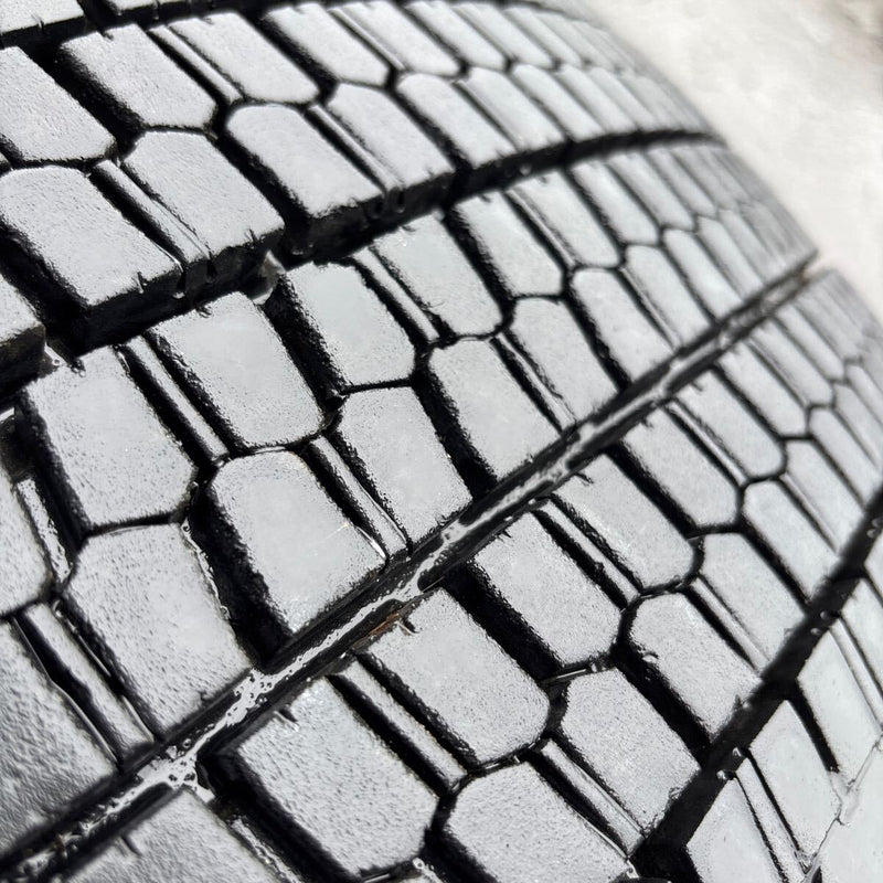 11R22.5 ブリヂストン W900 再生冬タイヤ 2本セット:27000円