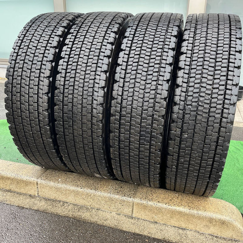 11R22.5 BRIDGESTONE, W900 激安美品　　　　　2020年製　4本セット：62,000円