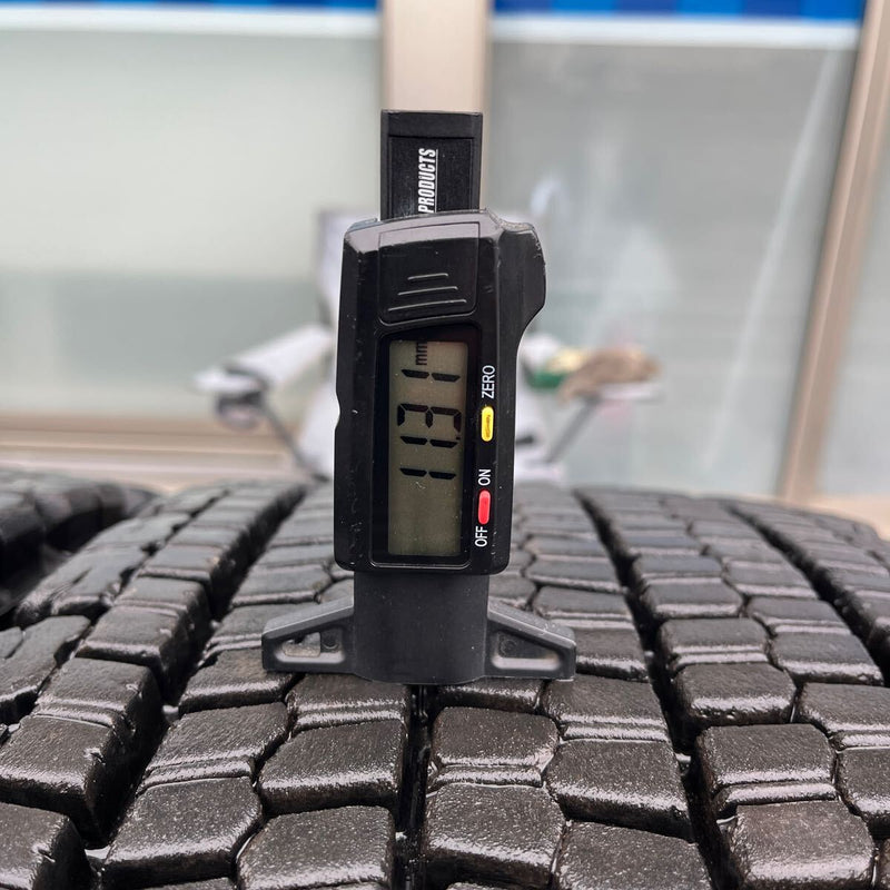11R22.5 BRIDGESTONE, W900 激安美品　　　　　2020年製　4本セット：62,000円