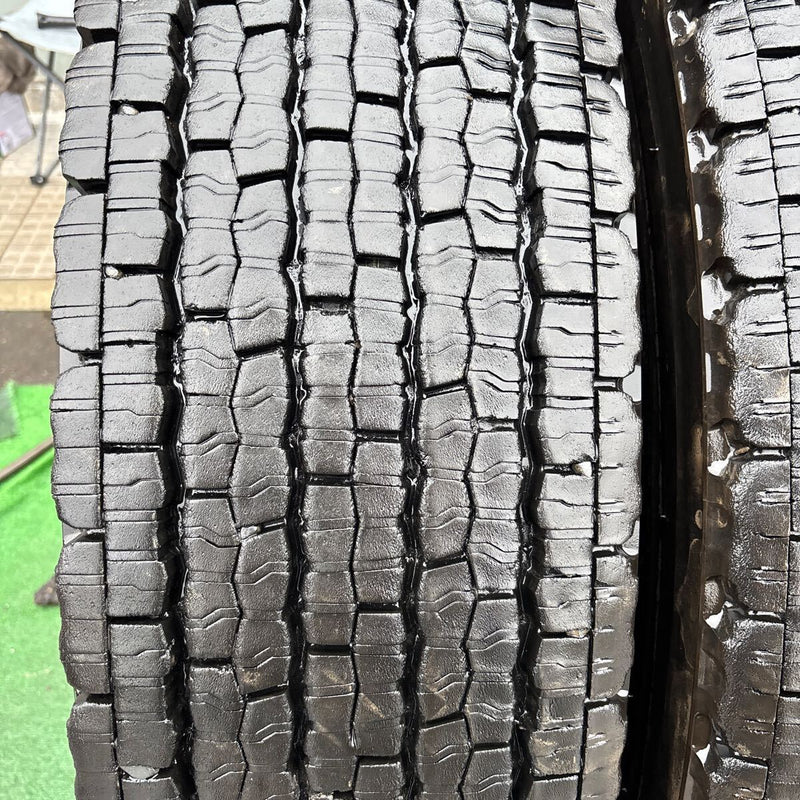 11R22.5. DUNLOP. SP002. 2023年製　2本セット：32000円
