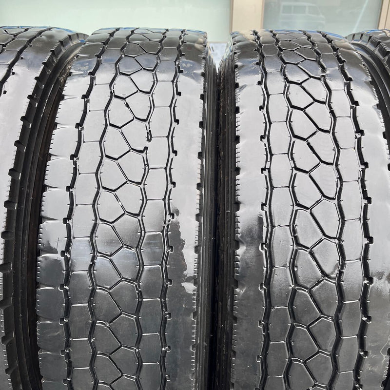 11R22.5 BRIDGESTONE, M801 激安美品　　　　　2019年　8本セット：89,000円