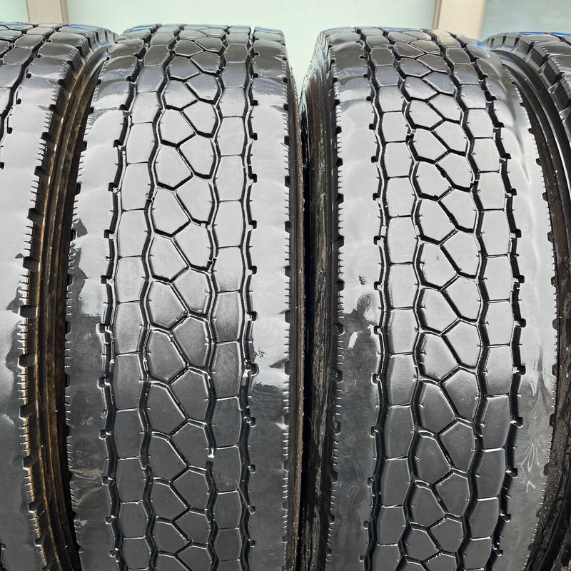 11R22.5 BRIDGESTONE, M801 激安美品　　　　　2019年　8本セット：89,000円