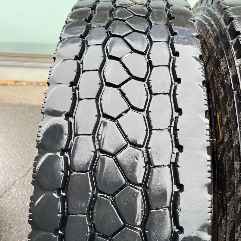 11R22.5 BRIDGESTONE, M801 激安美品　　　　　2019年　8本セット：89,000円