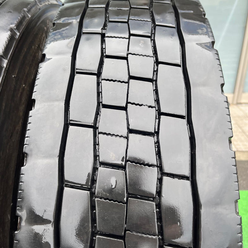 11R22.5 DUNLOP, SP680 激安美品　　2本セット：24,000円