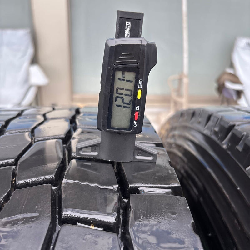 11R22.5 16PR TOYO M676 中古ミックスタイヤ　2本＋1本セット:38000円