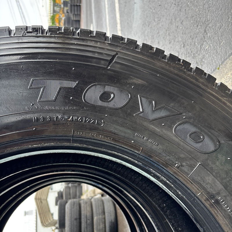 11R22.5 16PR TOYO M676 中古ミックスタイヤ　2本＋1本セット:38000円