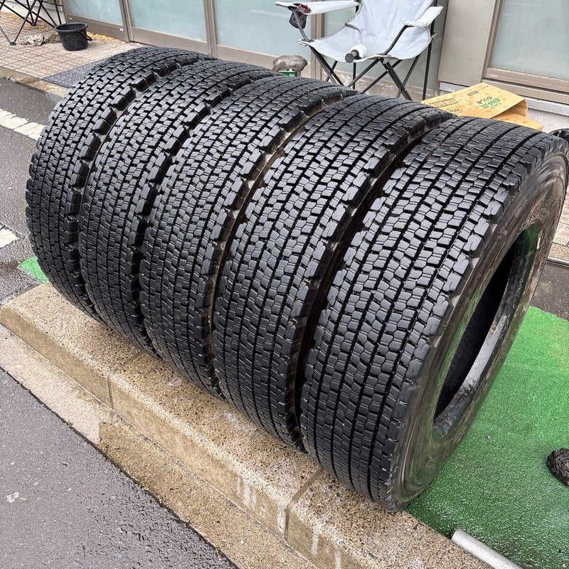 225/80R17.5 BRIDGESTONE W900 中古スタッドレス　4本＋1本セット:41500円