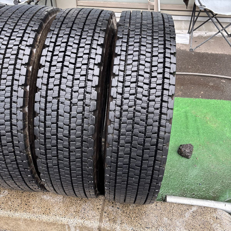 225/80R17.5 BRIDGESTONE W900 中古スタッドレス　4本＋1本セット:41500円