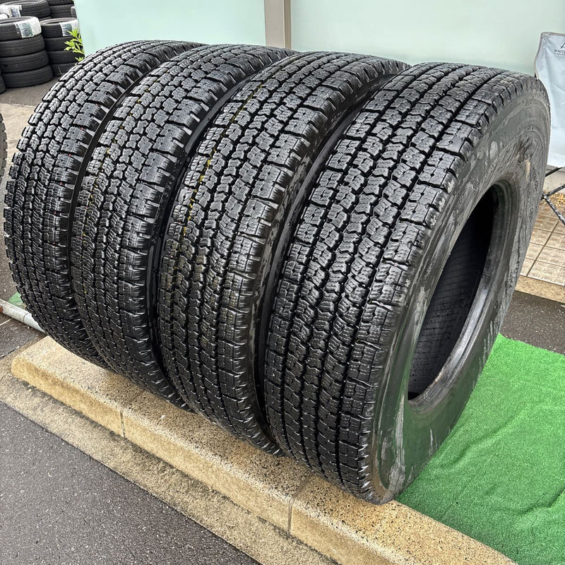 11R22.5 M919 再生中古スタッドレス　4本セット:60000円