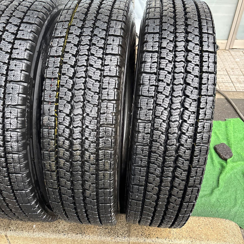 11R22.5 M919 再生中古スタッドレス　4本セット:60000円