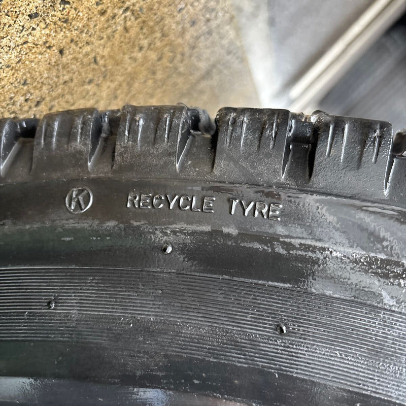 11R22.5 M919 再生中古スタッドレス　4本セット:60000円