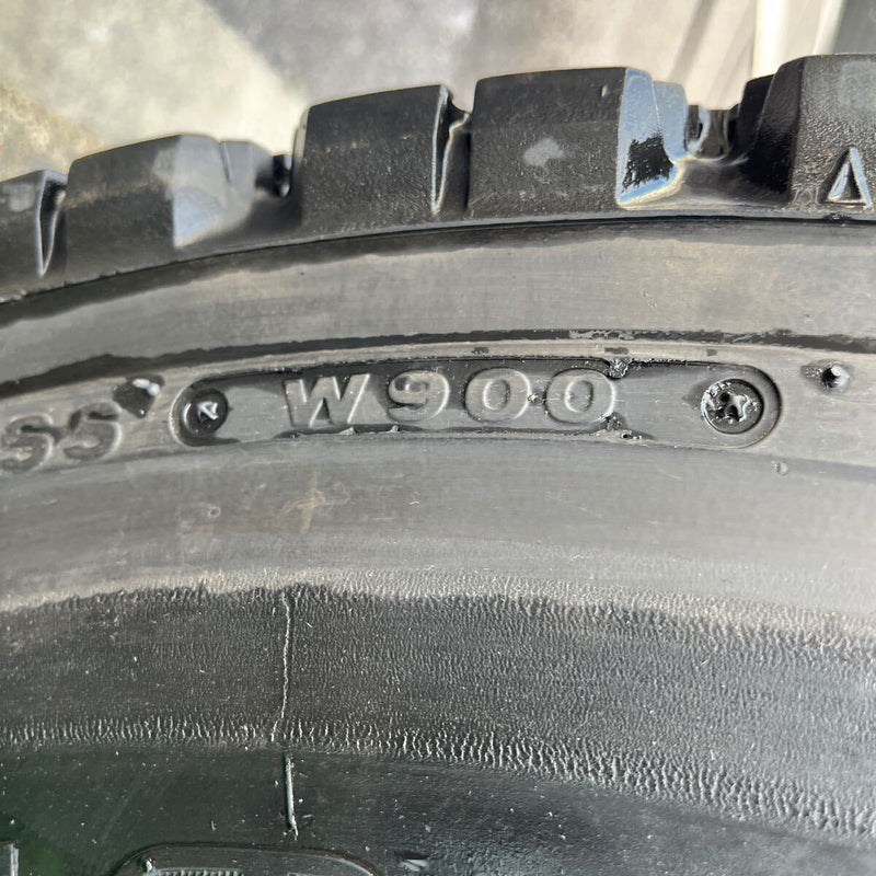 11R22.5 16PR 再生中古スタッドレス　 W900激安美品　　2本セット：32,000円