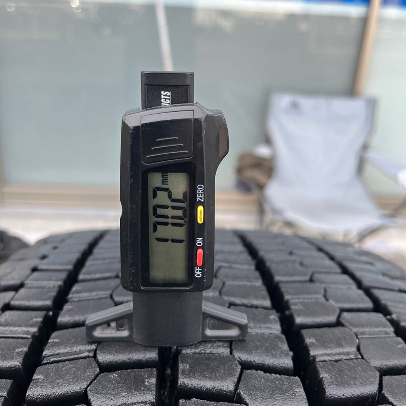 11R22.5 16PR 再生中古スタッドレス　 W900激安美品　　2本セット：32,000円