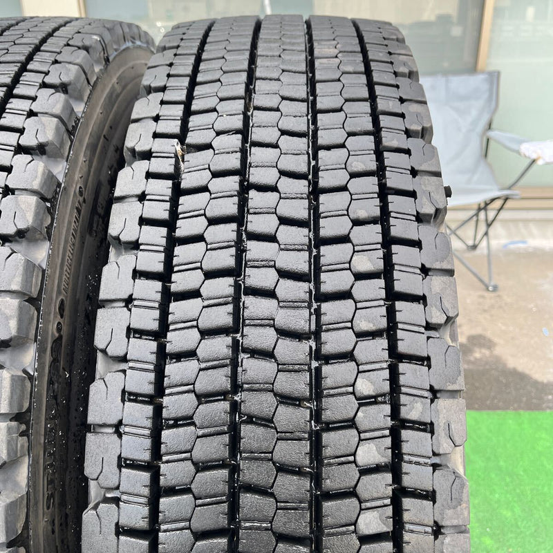 11R22.5 16PR 再生中古スタッドレス　 W900激安美品　　2本セット：32,000円