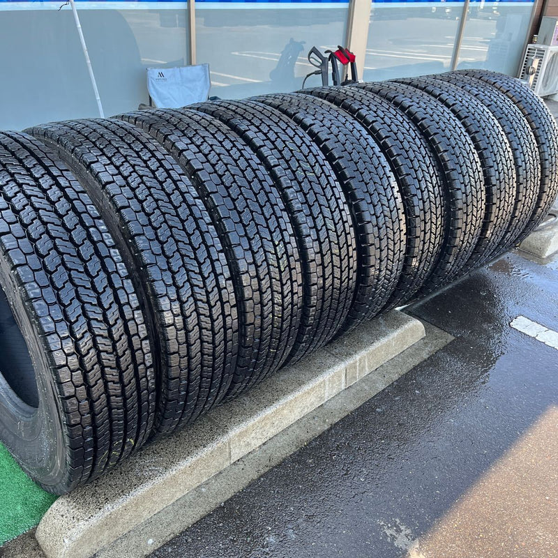 11R22.5 16PR YOKOHAMA 902ZE 中古地山スタッドレス　10本セット:210000円