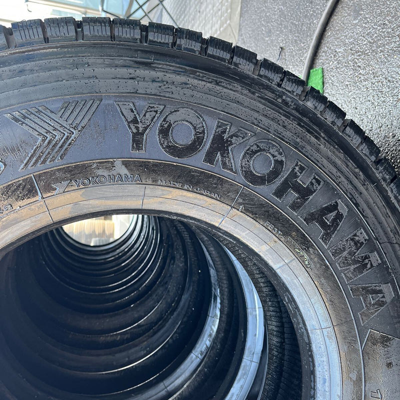 11R22.5 16PR YOKOHAMA 902ZE 中古地山スタッドレス　10本セット:210000円
