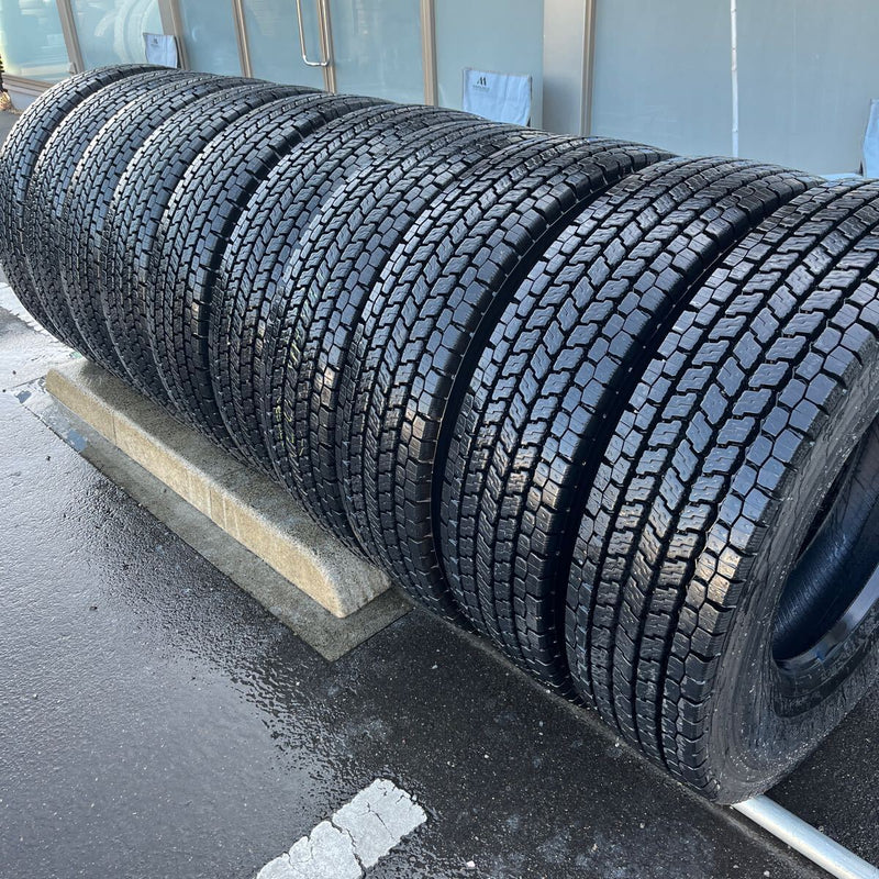 11R22.5 16PR YOKOHAMA 902ZE 中古スタッドレス　地山　10本セット:215000円