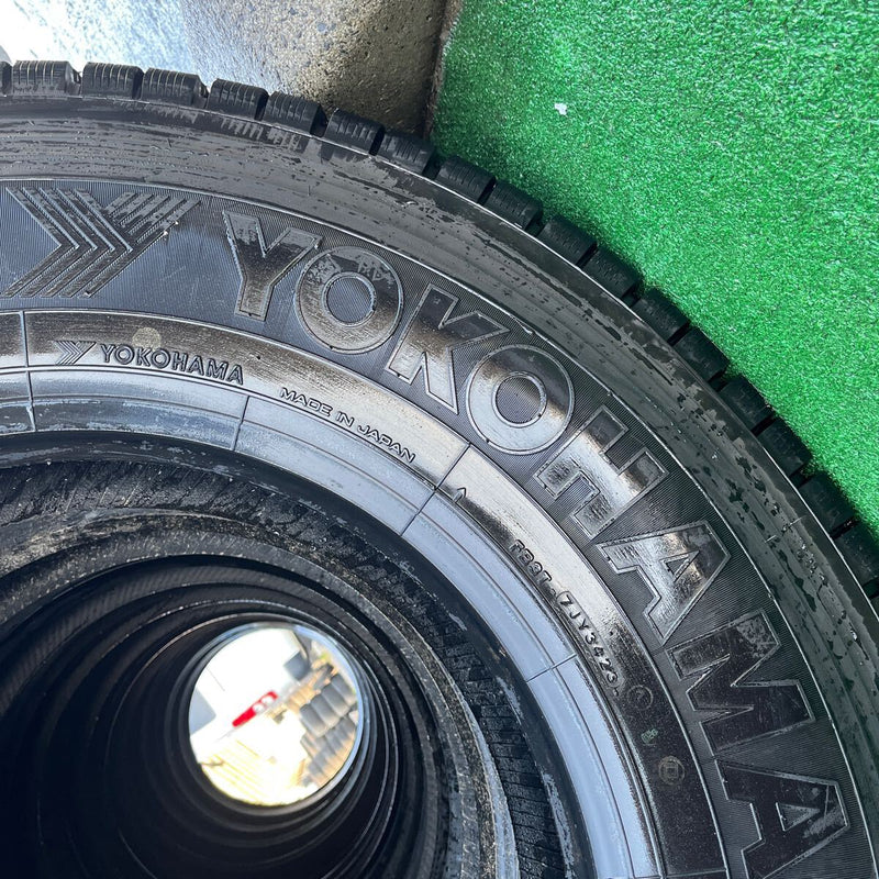 11R22.5 16PR YOKOHAMA 902ZE 中古スタッドレス　地山　10本セット:215000円