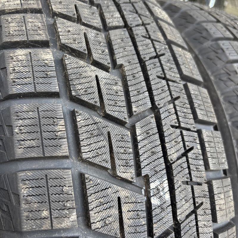 215/60R18 ヨコハマ iG60 未使用品 スタッドレスタイヤ 4本セット:40000円