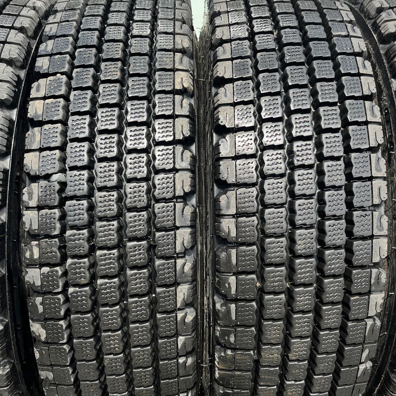 11R22.5 再生中古スタッドレス　W910 激安美品９分山 6本＋1本セット：124,000円
